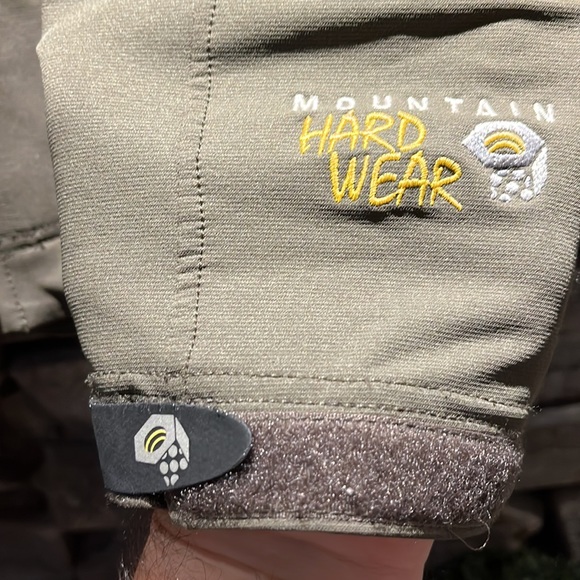 Mountain Hardwear Soft Shell jacket (in Moss green) - Picture 3 of 7